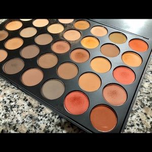 Morphe 35O Matte Palette